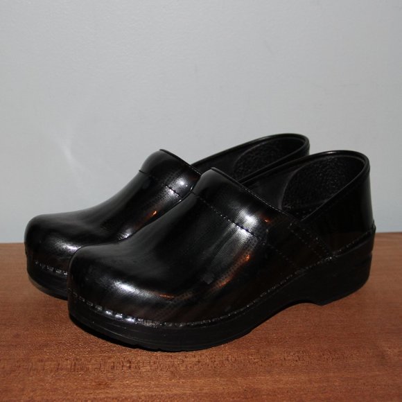 patent leather dansko clogs womens
